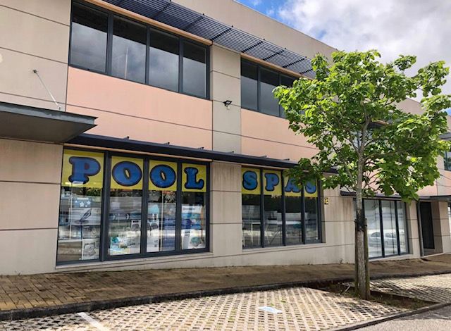 Spas hidromassagem Jacuzzi entrega com grua em sua casa