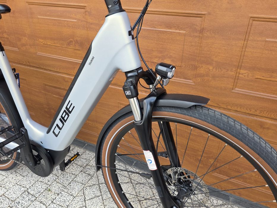 Rower Elektryczny Cube Touring Bosch Performance Line Smart