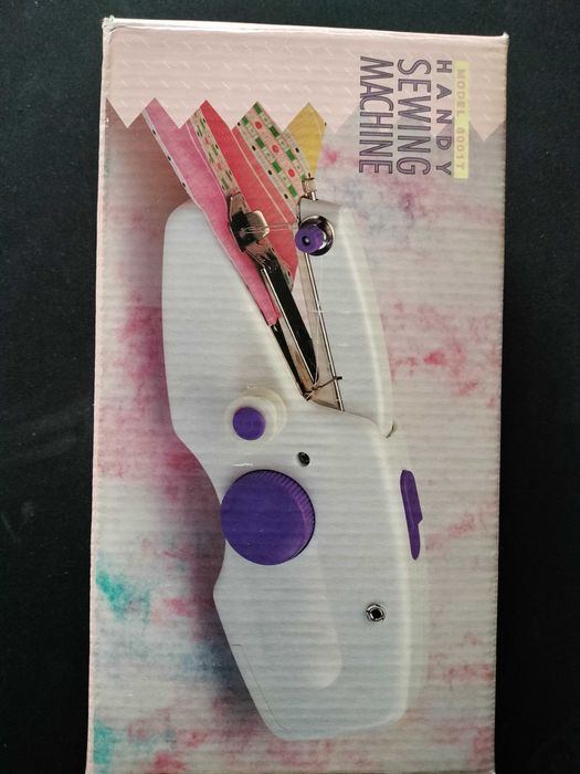 Máquina de Costura manual - Nova