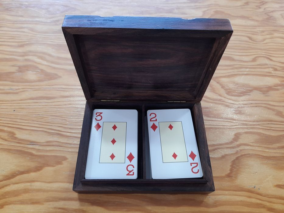 Caixa com Baralho de Cartas