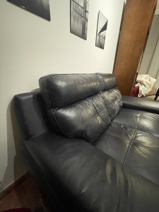Sofa em pele 2 lugares