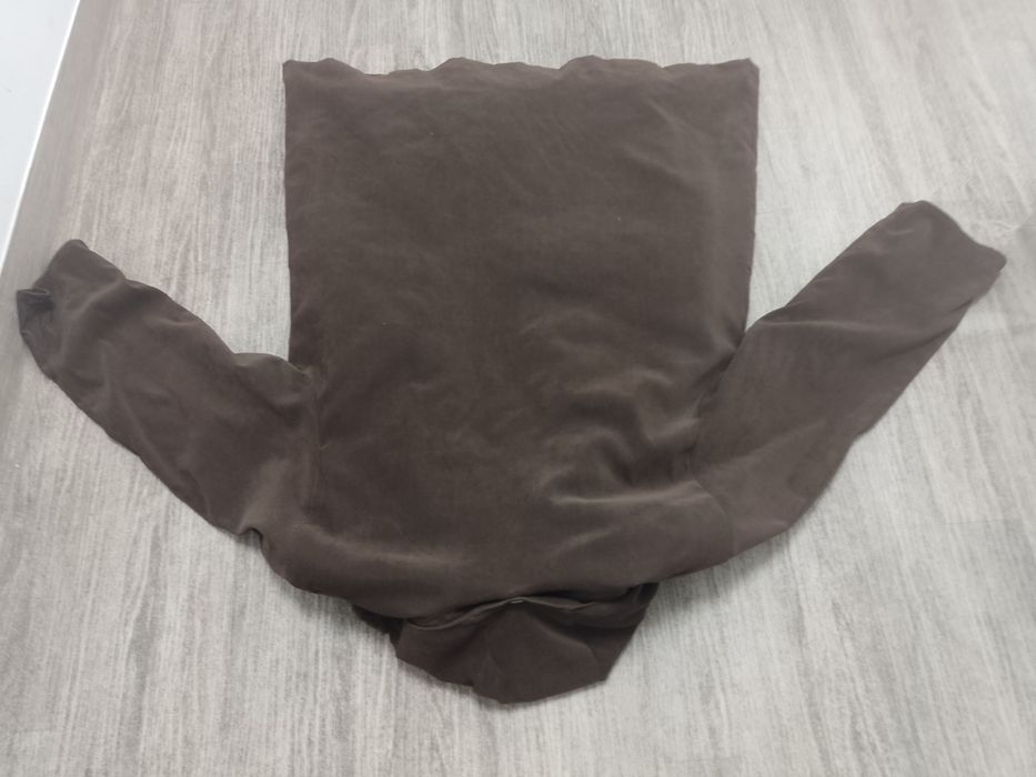 Sprzedam damski płaszcz zimowy z kapturem rozmiar XL.