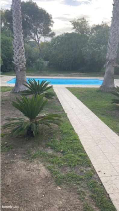 Quarto - localizado em Setubal