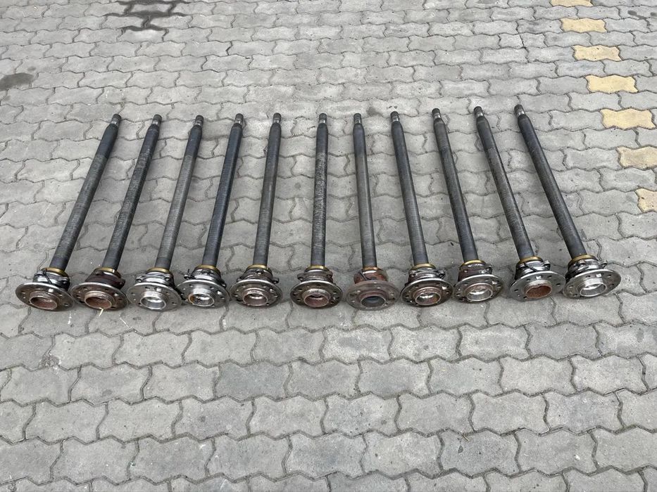 Полуось спрінтер 906 права ліва 30 зубів