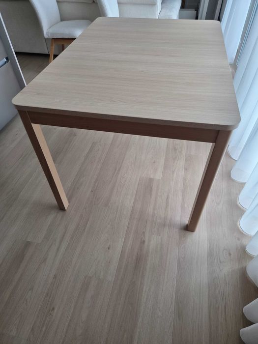 stół do jadalni z 4 krzesłami