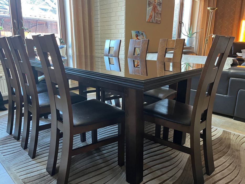 Duży stół rozkładany plus 10 krzeseł