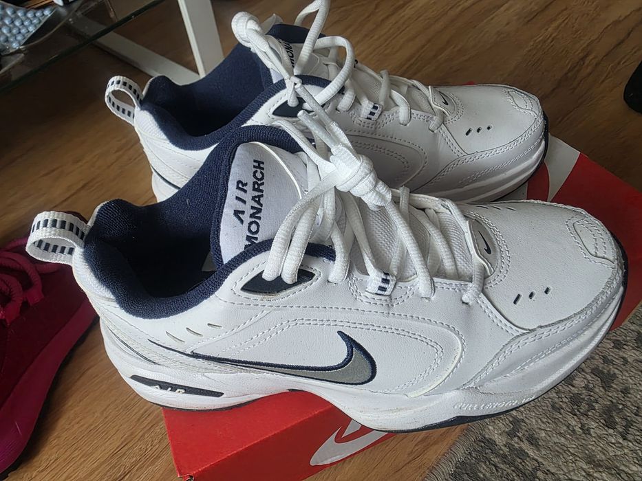 Sneakersy Nike Air Monarch IV białe retro y2k skóra 40