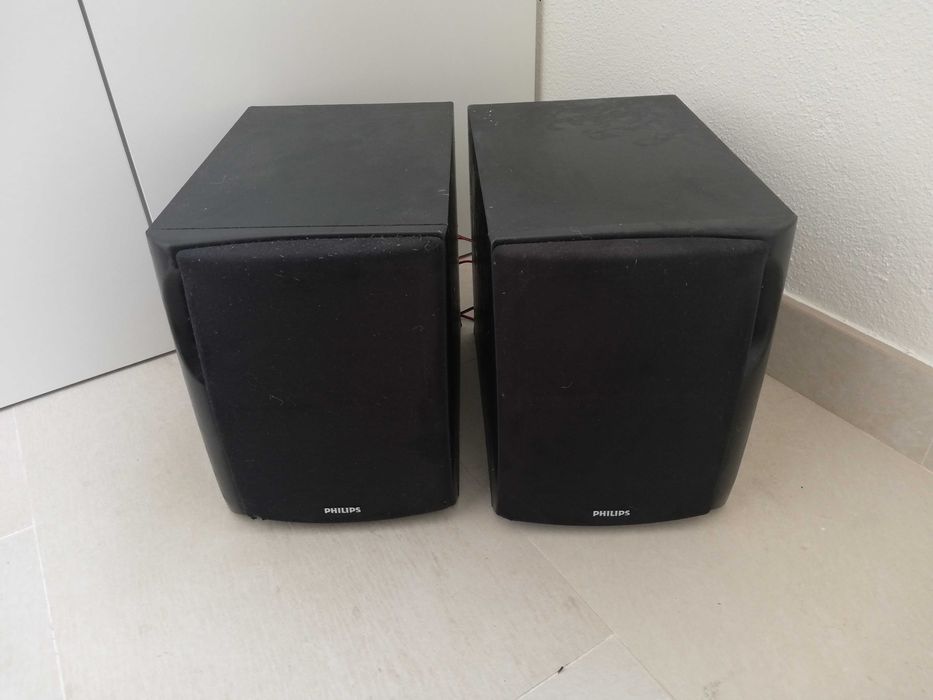 Vendo duas colunas de som Phillips antigas
