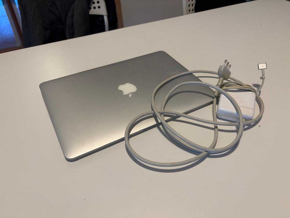 MacBook Air 13" (2017) — 8GB RAM /128GB SSD — Excelente Estado