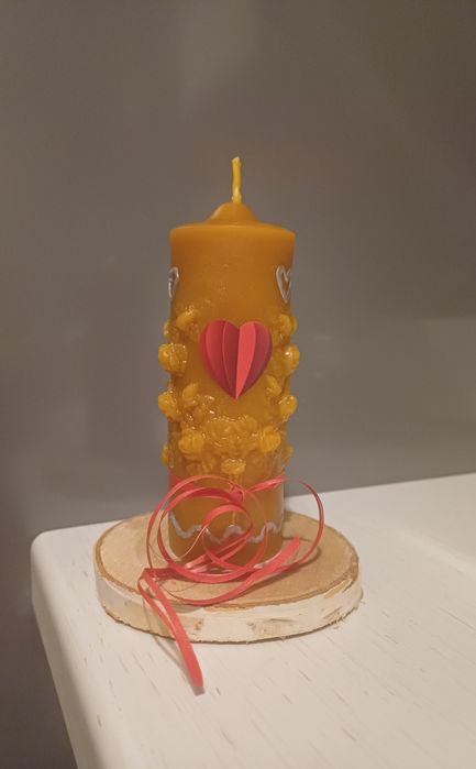 Stroik walentynkowy, świeca z wosku pszczelego