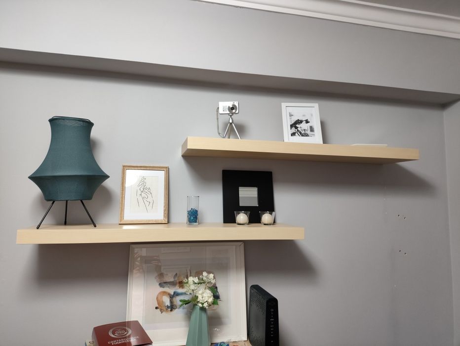 Kallax IKEA com gavetas, pés e prateleiras