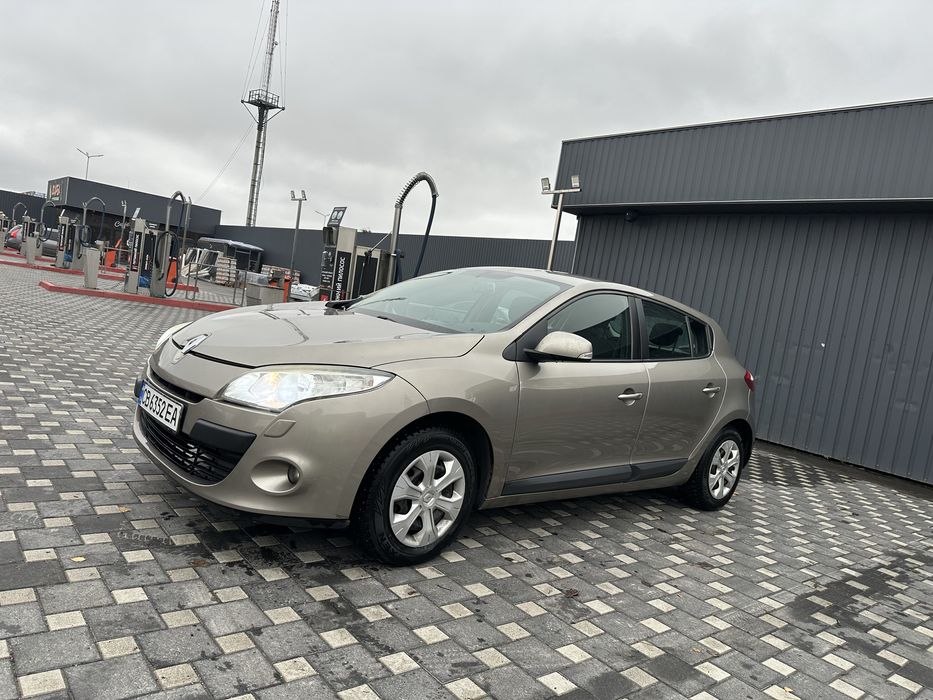 Renault Megane 1.6 бензин 2010