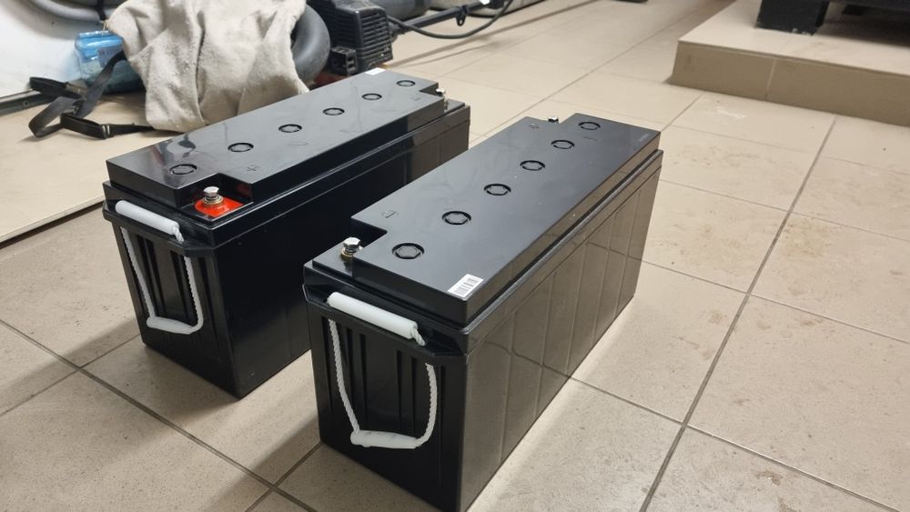 Продам 2 аккумулятора тяговых 150 Ач 12 V