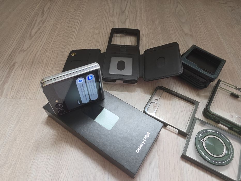 Samsung Z Flip 5 8 pamięć 8/512