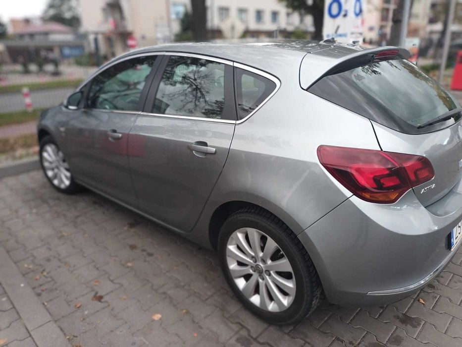 Opel astra 2015r 1 6 ben tylko 135ty km rewelacyjny stan techniczny
