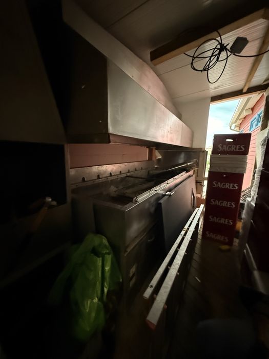 Grelhador a carvão 24 Espetos