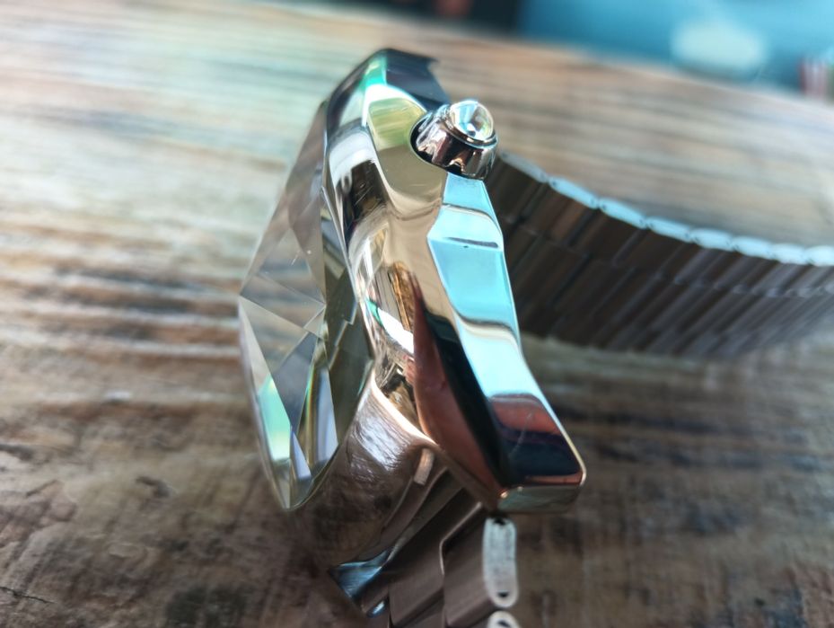 Стильний годинник  Chronotech
