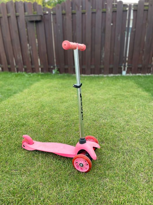 Hulajnoga- trzykołowa