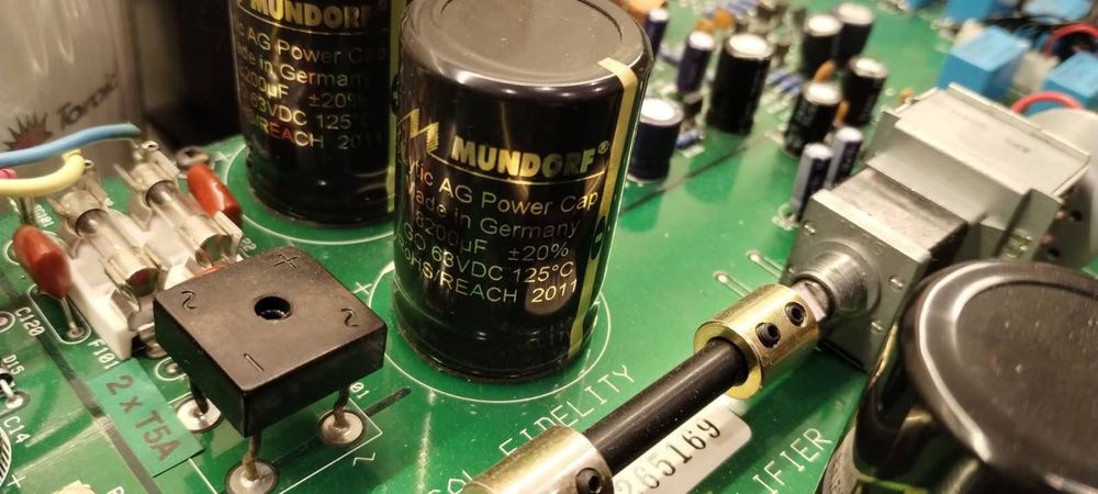 Musical Fidelity A 300 top stan