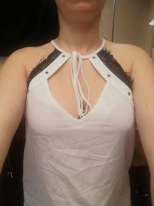 Top branco com renda  tamanho S