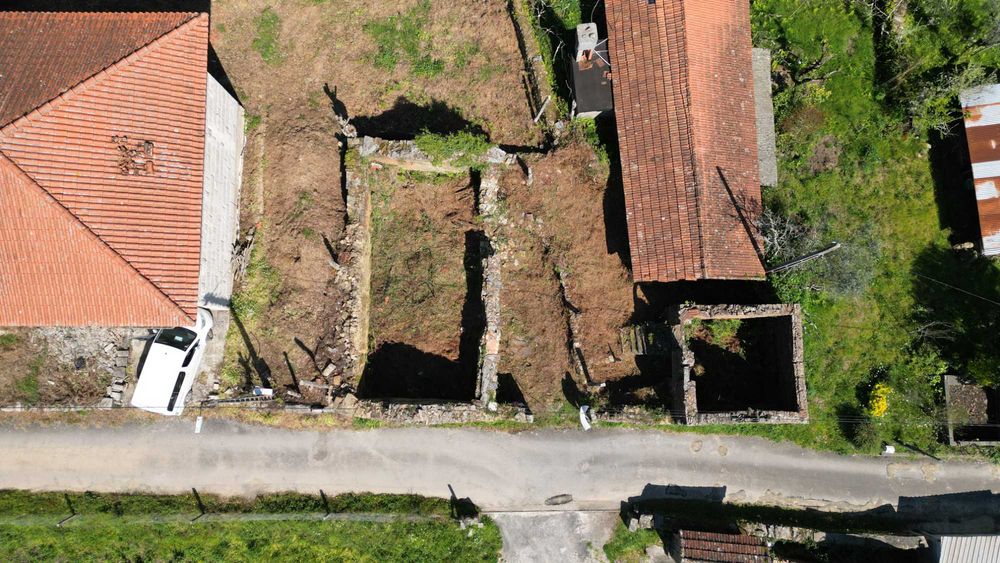 Ruína em Pedra com Grande Potencial de Reconstrução