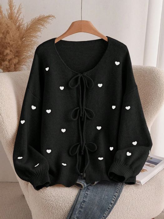 Kardigan sweter oversize czarny w serduszka dzianinowy wiązany SHEIN