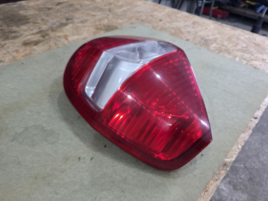 Lampa prawa tył tylna Honda Jazz II 2 04r