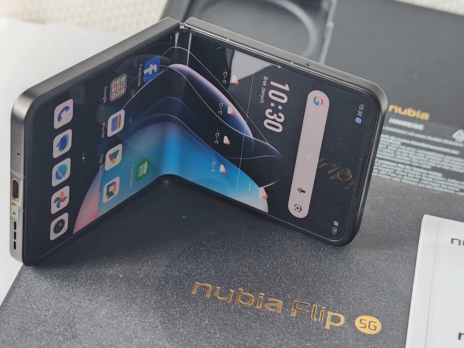 Smartfon Nubia Flip 8 GB / 256 GB 5G DualSim Czarny Cosmic Black