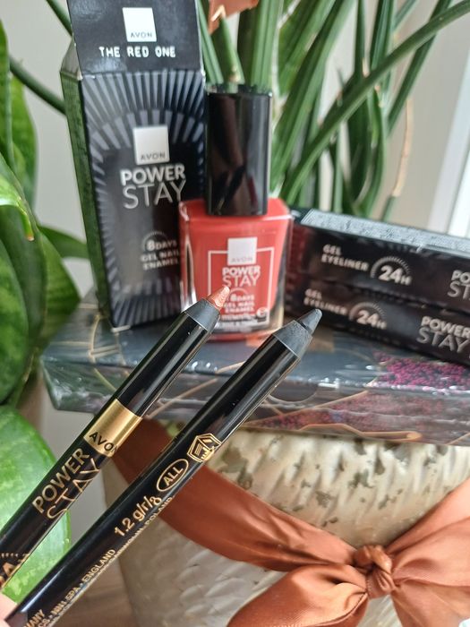 Avon zestaw power stay 2x konturówka i lakier
