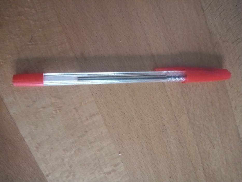 Ручка кулькова червона