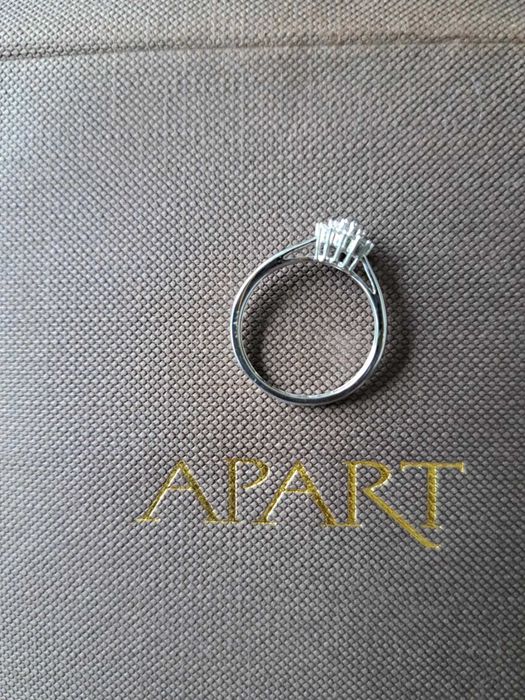 Nowy złoty pierścionek z brylantami  585 CERTYFIKAT