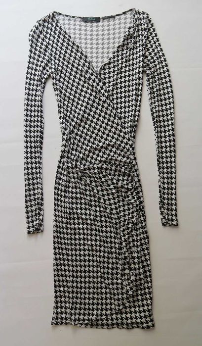 Guess by Marciano sukienka w pepitkę wiskozowa 40