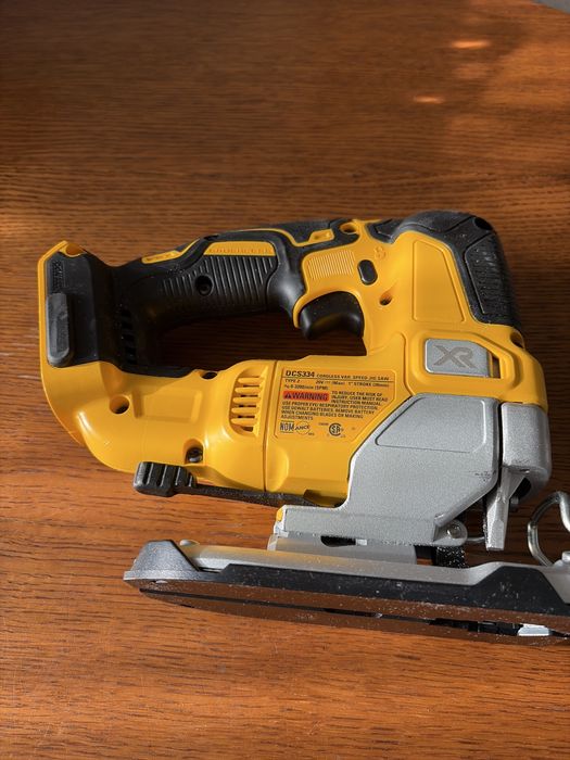 Лобзик DeWALT  DCS334 оригінал
