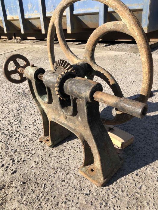 Сверлильний станок