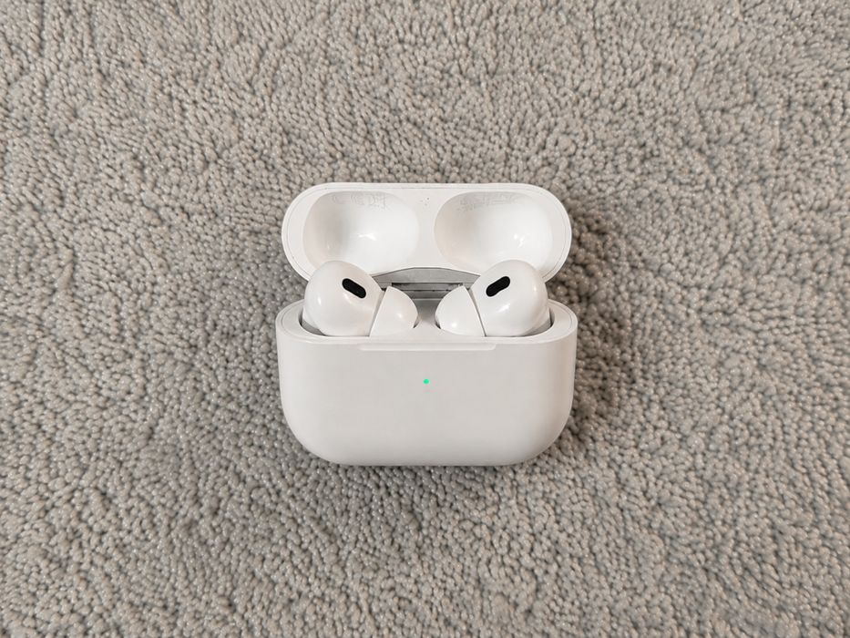 Apple AirPods Pro 2 - komplet z pudełkiem, stan dobry
