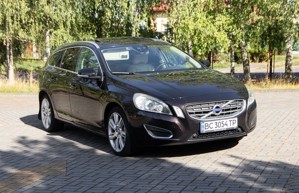 Volvo v60 2010 року 2.4 дизель