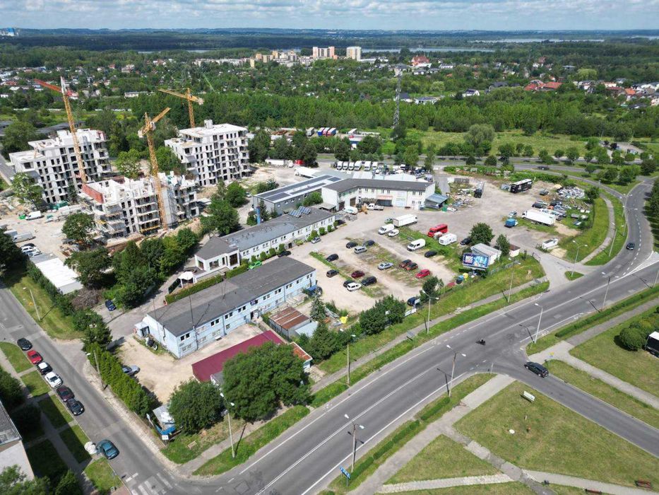 Hotel i budynek z pomieszczeniami biurowymi