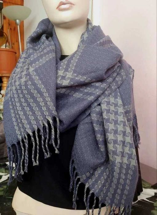 Piękny, elegancki, ciepły grafitowy szalik XL