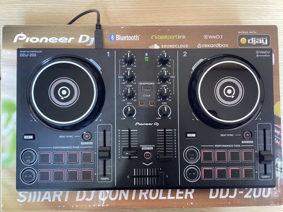 Pioneer Dj DDJ-200 Controlador 2 Canais com Bluetooth