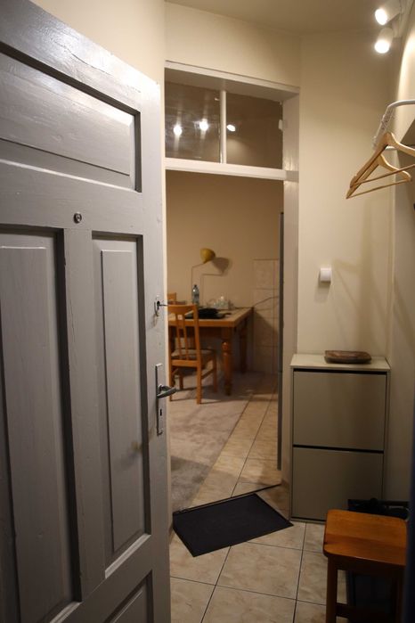 Do wynajęcia przytulna kawalerka 22 m² – Leszno k. Warszawy, ul. Sochaczewska