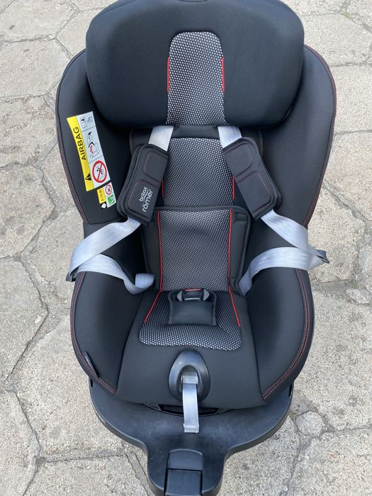Fotelik Britax Romer Dualfix M i-Size. Dziecko 1-3 lata fotelik