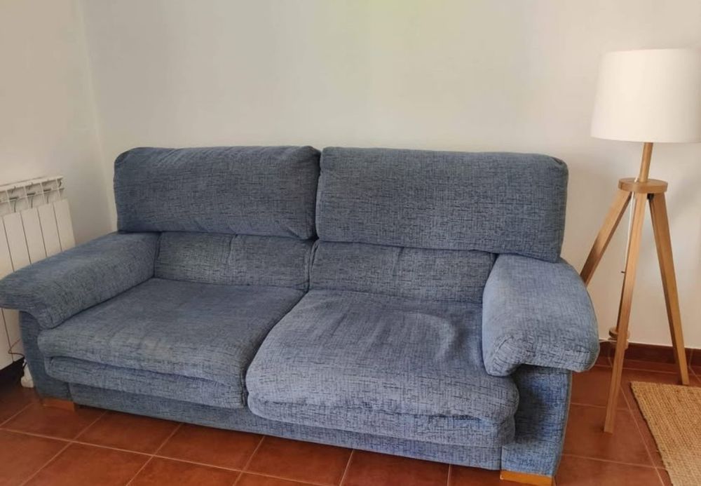 Sofá 2 lugares c/ pousa pés