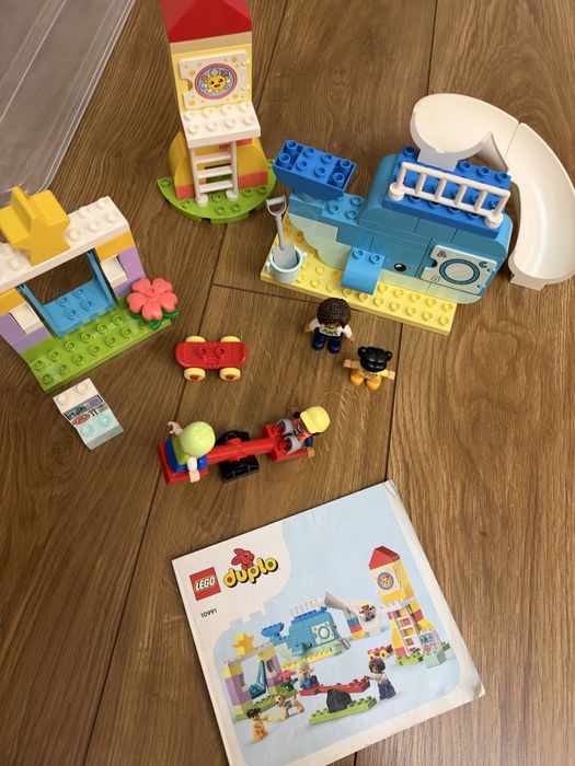 Lego Duplo дитячий майданчик.