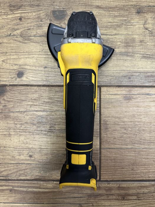 Szlifierka kątowa akumulatorowa DeWalt DCG405 z 2022r.