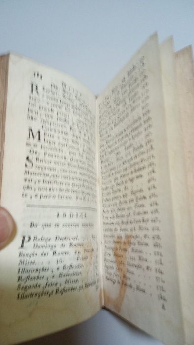Horas da Semana Santa, empregadas na lição, e meditação 1807-RARO