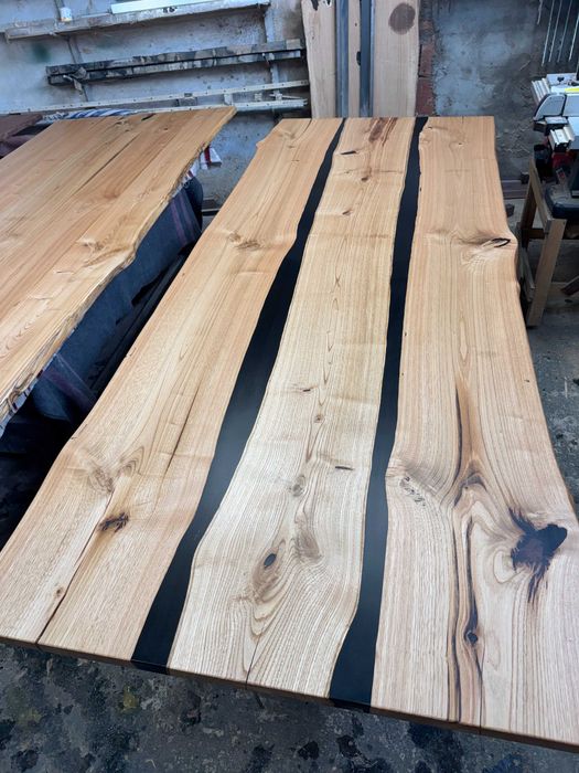 Mesa de jantar em madeira maciça sob Medidas.Solid wood dining table