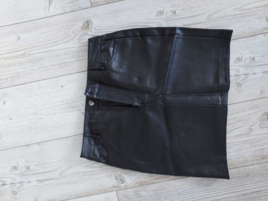 Skórzana spódnica Reserved