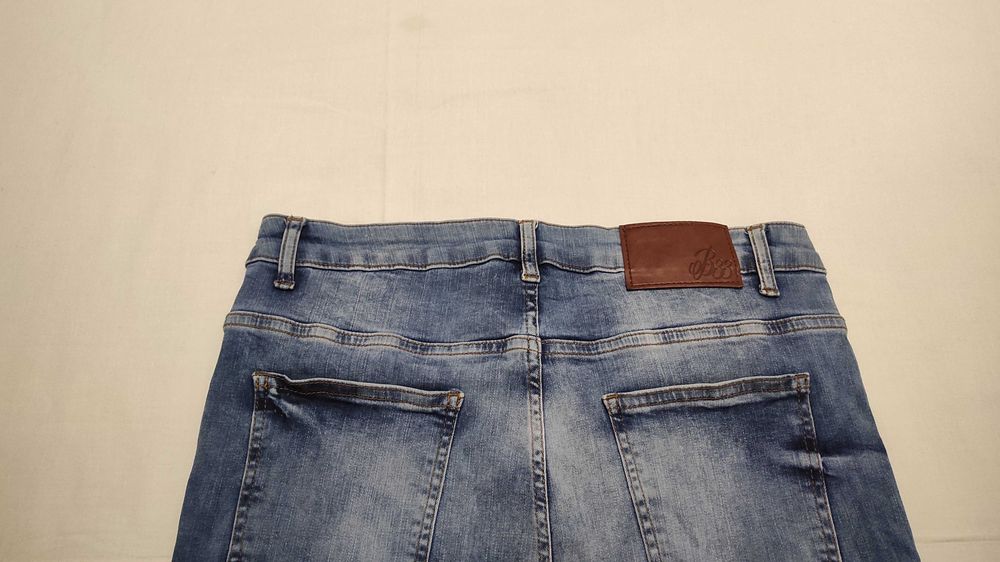 Шорти чоловічі DENIM Short Be Inspired

розмір:  L / 34 

б/у