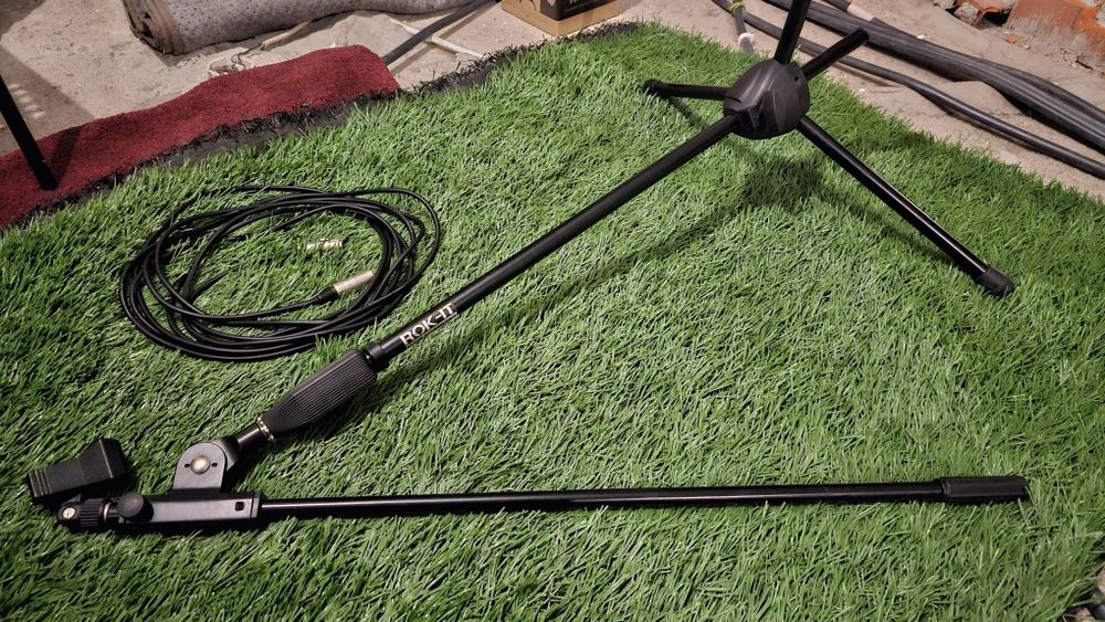 Suporte de microfone ROK-IT + cabo microfone
