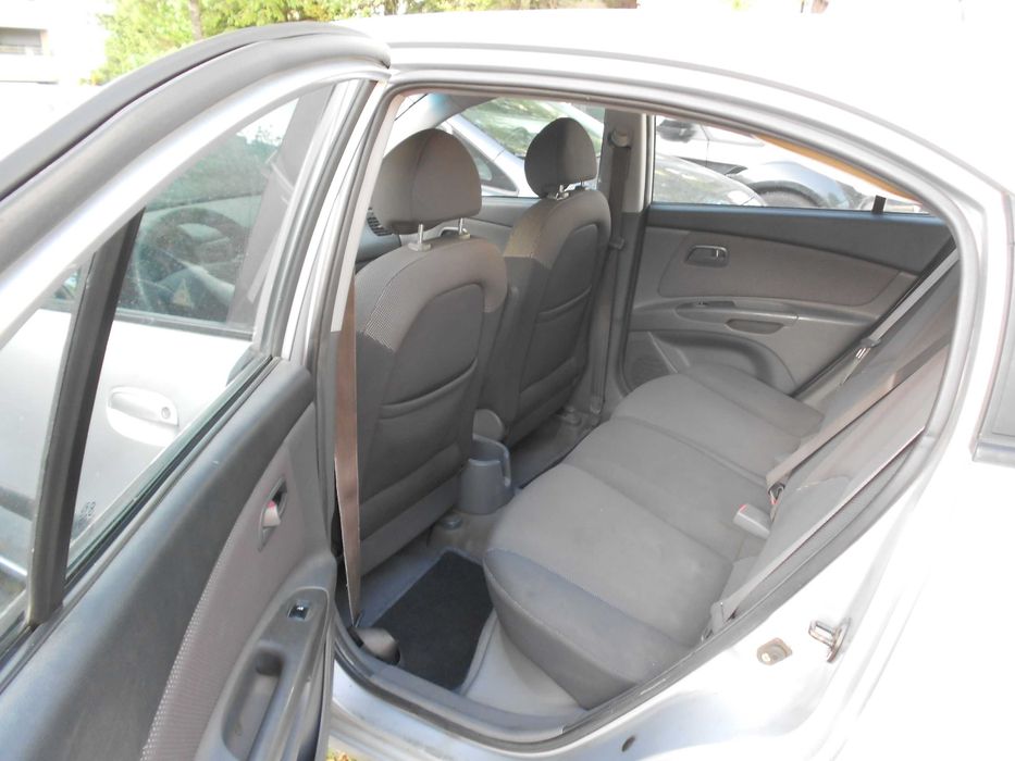 KIA  RIO  1.4   97 Cv  em  bom  estado  geral